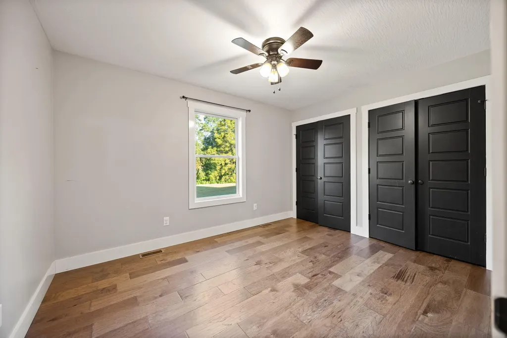 220 Davis Lane Russell Springs KY 42642
