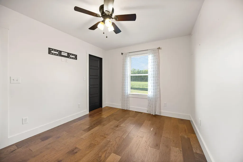 220 Davis Lane Russell Springs KY 42642