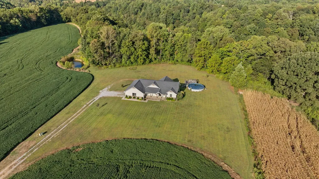 220 Davis Lane Russell Springs KY 42642
