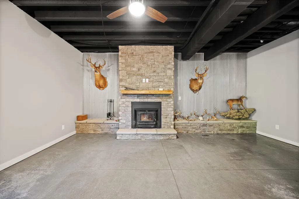 220 Davis Lane Russell Springs KY 42642