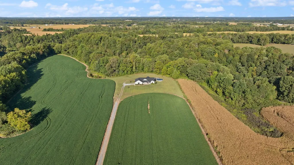 220 Davis Lane Russell Springs KY 42642