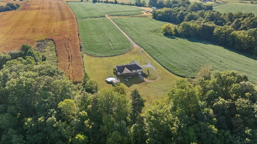 220 Davis Lane Russell Springs KY 42642