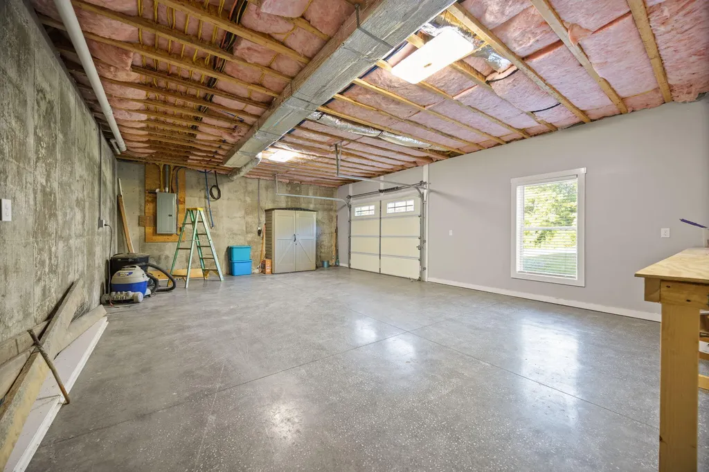 220 Davis Lane Russell Springs KY 42642