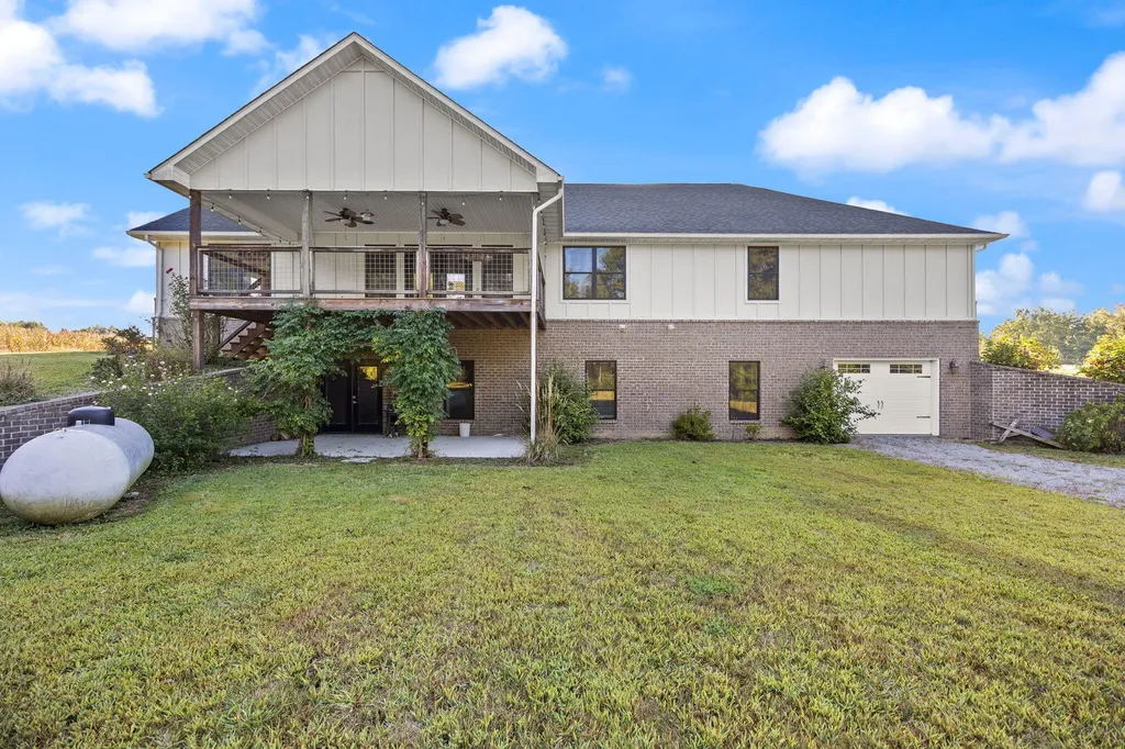 220 Davis Lane Russell Springs KY 42642