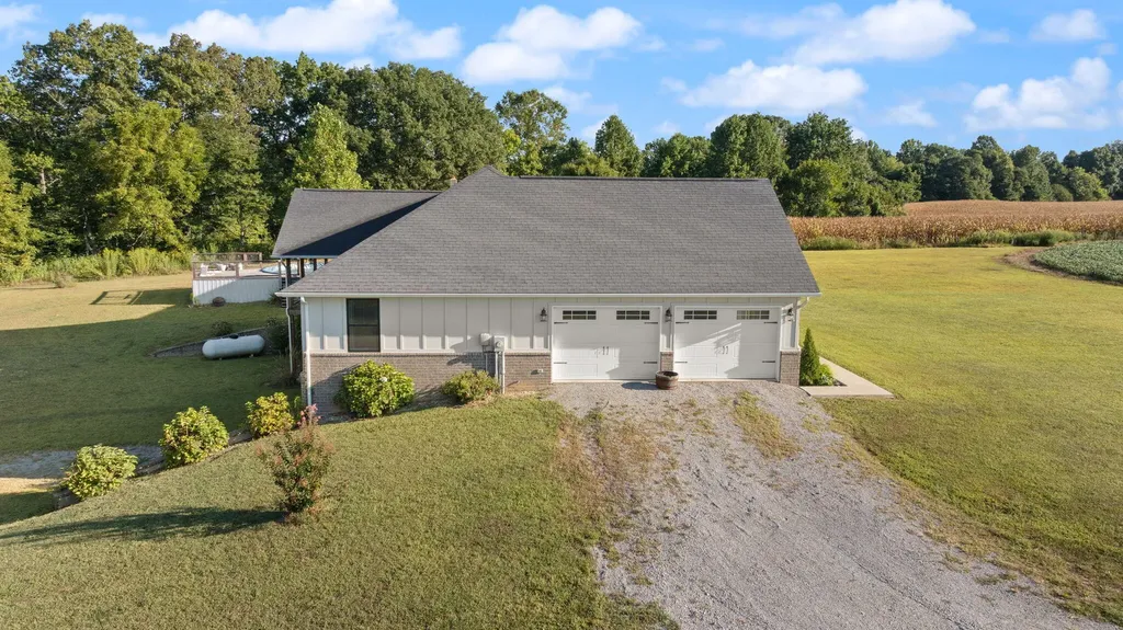 220 Davis Lane Russell Springs KY 42642