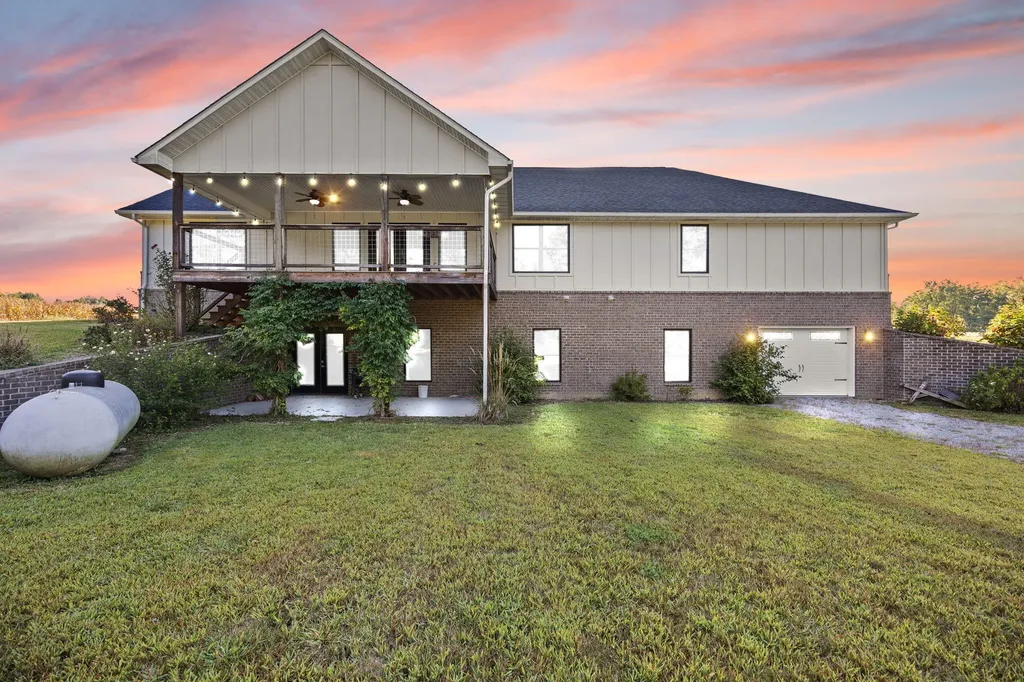 220 Davis Lane Russell Springs KY 42642