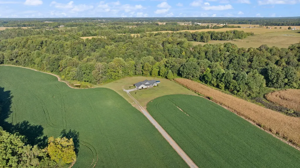 220 Davis Lane Russell Springs KY 42642