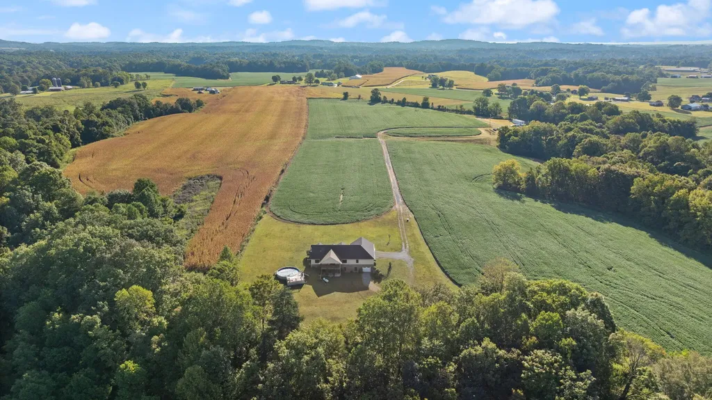 220 Davis Lane Russell Springs KY 42642