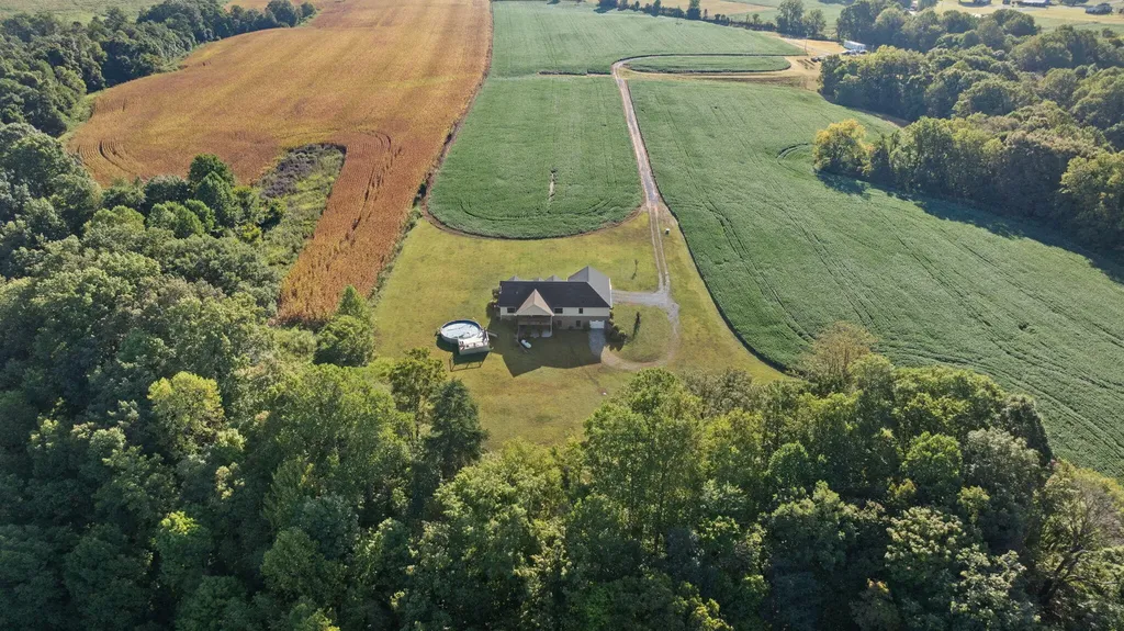 220 Davis Lane Russell Springs KY 42642