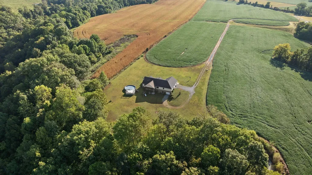 220 Davis Lane Russell Springs KY 42642