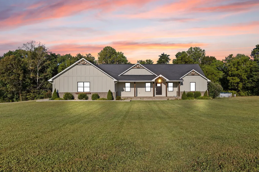 220 Davis Lane Russell Springs KY 42642