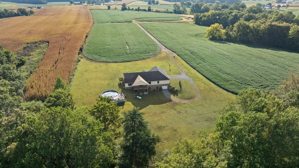 220 Davis Lane Russell Springs KY 42642