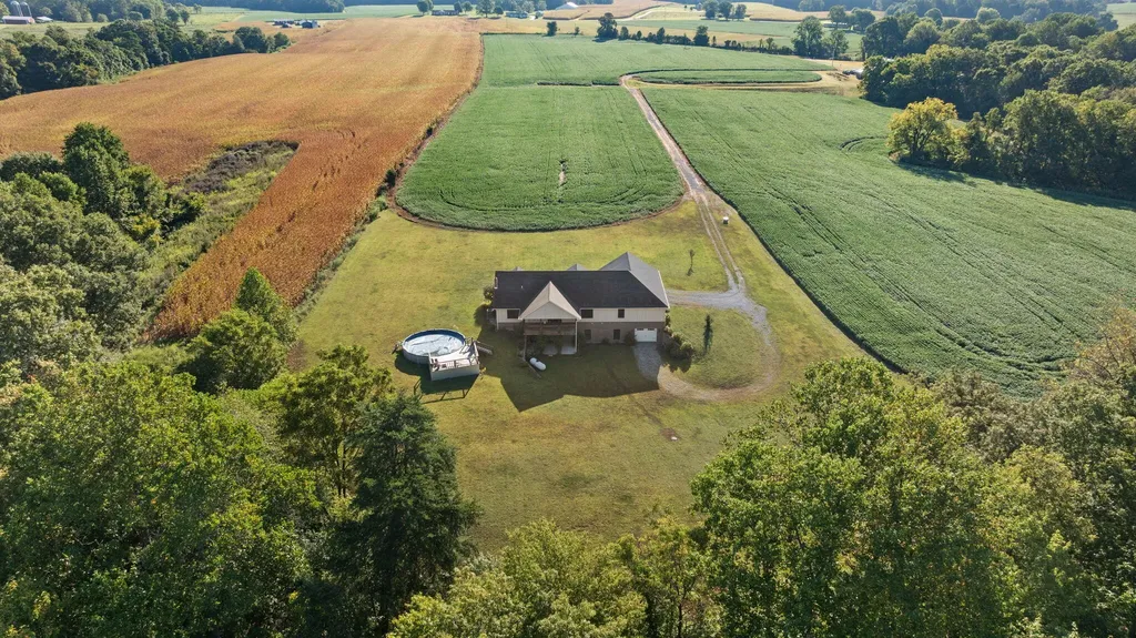 220 Davis Lane Russell Springs KY 42642