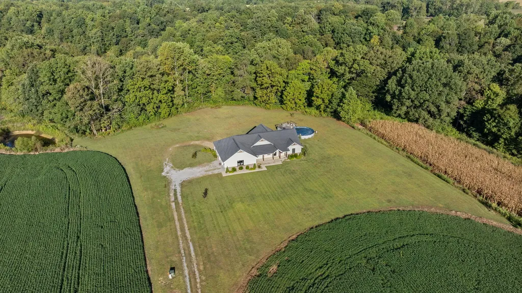 220 Davis Lane Russell Springs KY 42642