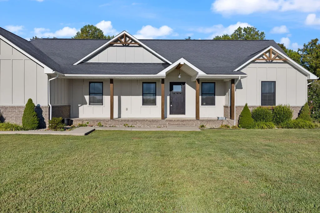 220 Davis Lane Russell Springs KY 42642