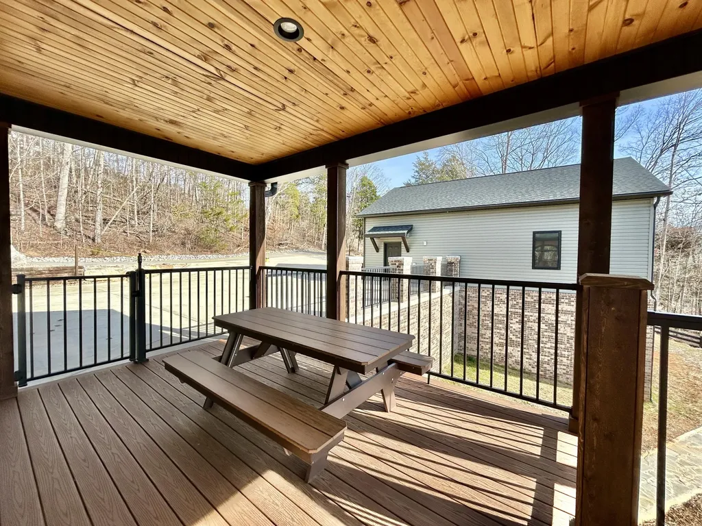 555 Colonel Drive Burnside KY 42519