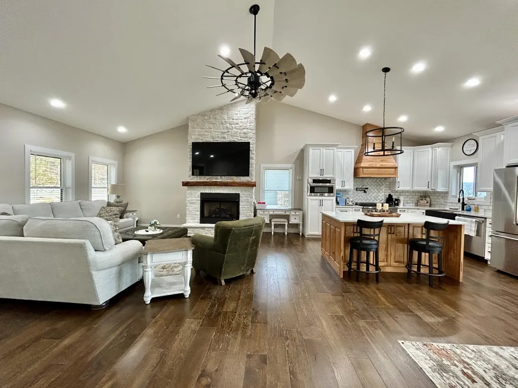 555 Colonel Drive Burnside KY 42519