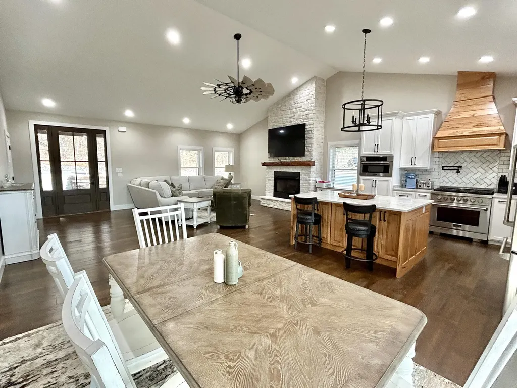 555 Colonel Drive Burnside KY 42519