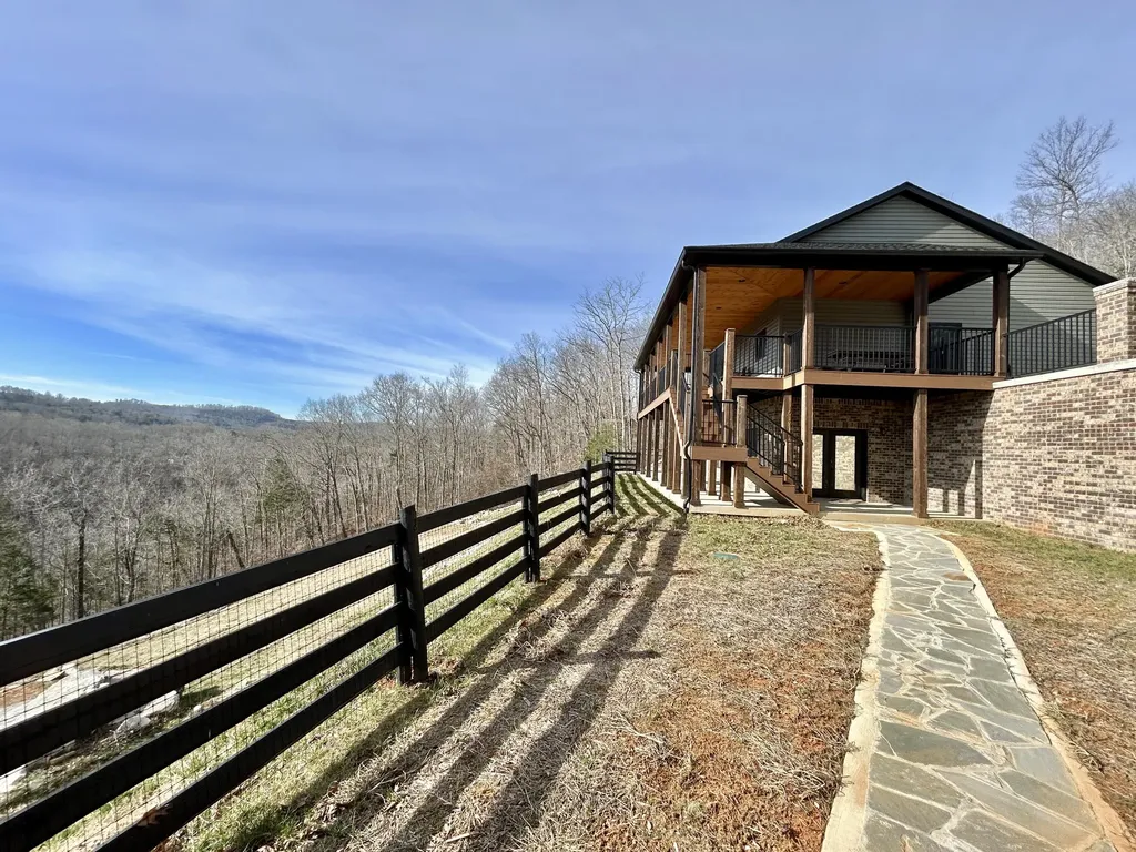 555 Colonel Drive Burnside KY 42519