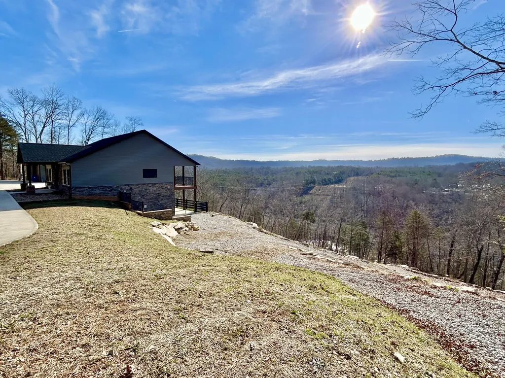 555 Colonel Drive Burnside KY 42519
