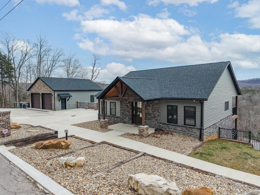 555 Colonel Drive Burnside KY 42519