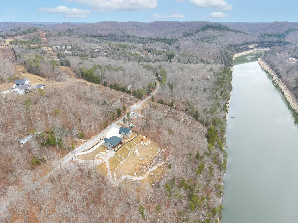 555 Colonel Drive Burnside KY 42519
