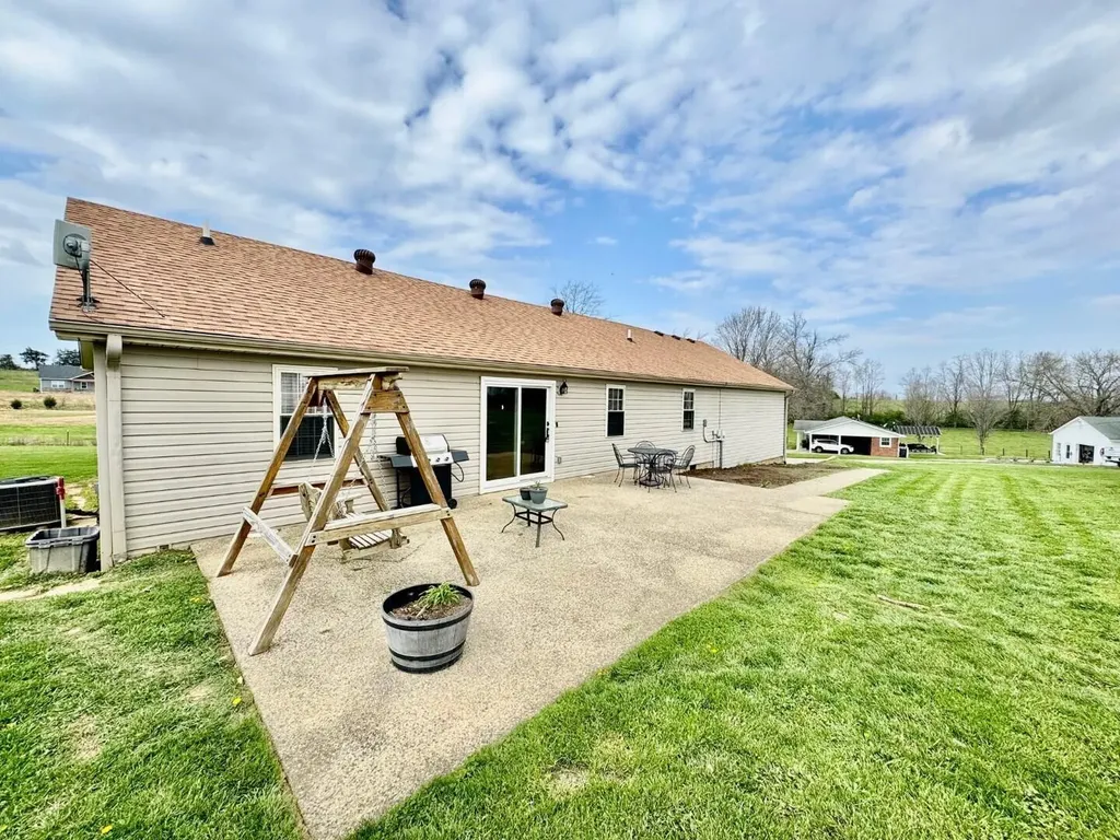 851 Mcafee Lane Salvisa KY 40372