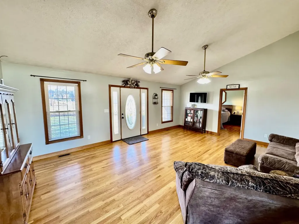 851 Mcafee Lane Salvisa KY 40372