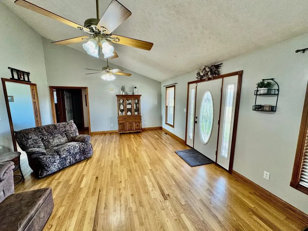 851 Mcafee Lane Salvisa KY 40372