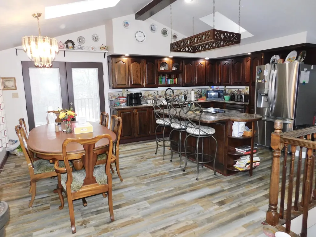 2035 Doe Creek Road Irvine KY 40336