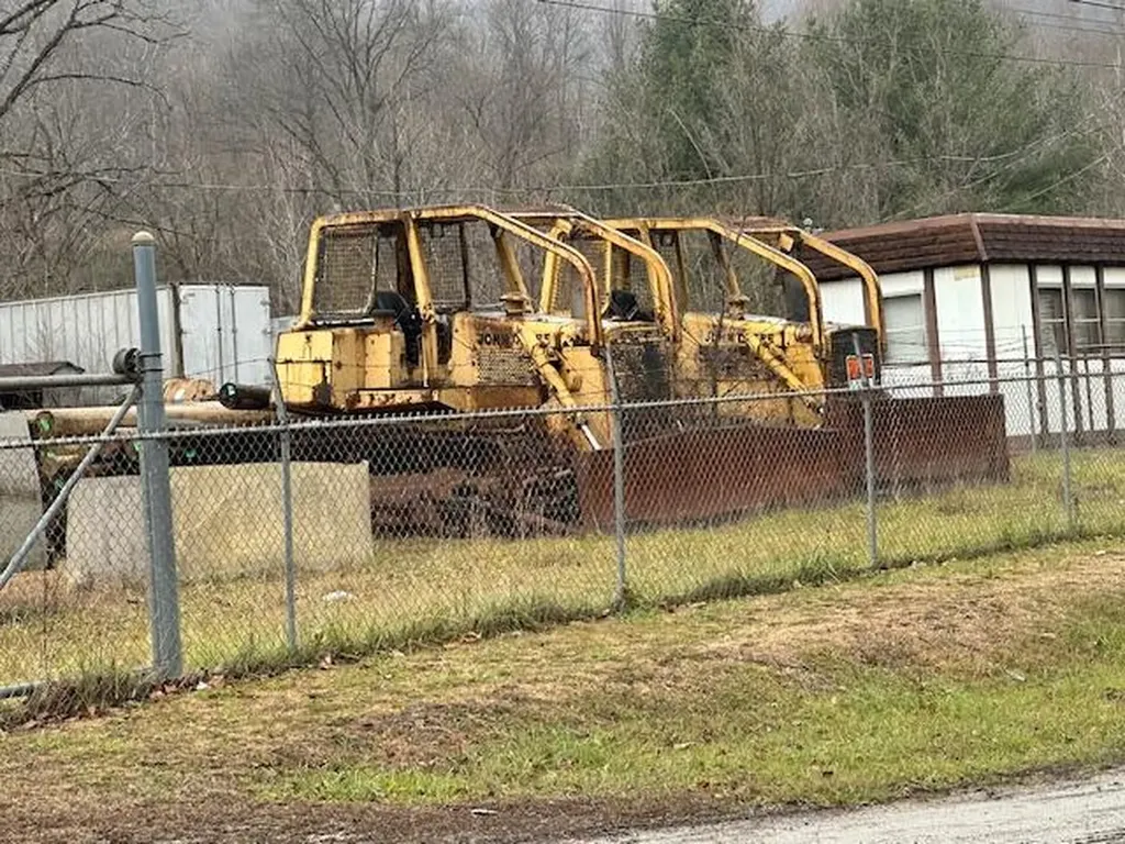 13145 Highway 38 Lejunior KY 40849