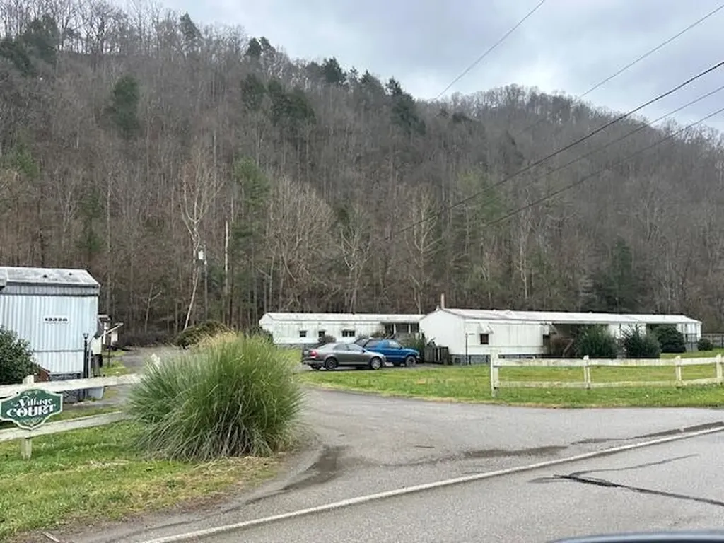 13280 Highway 38 Lejunior KY 40849
