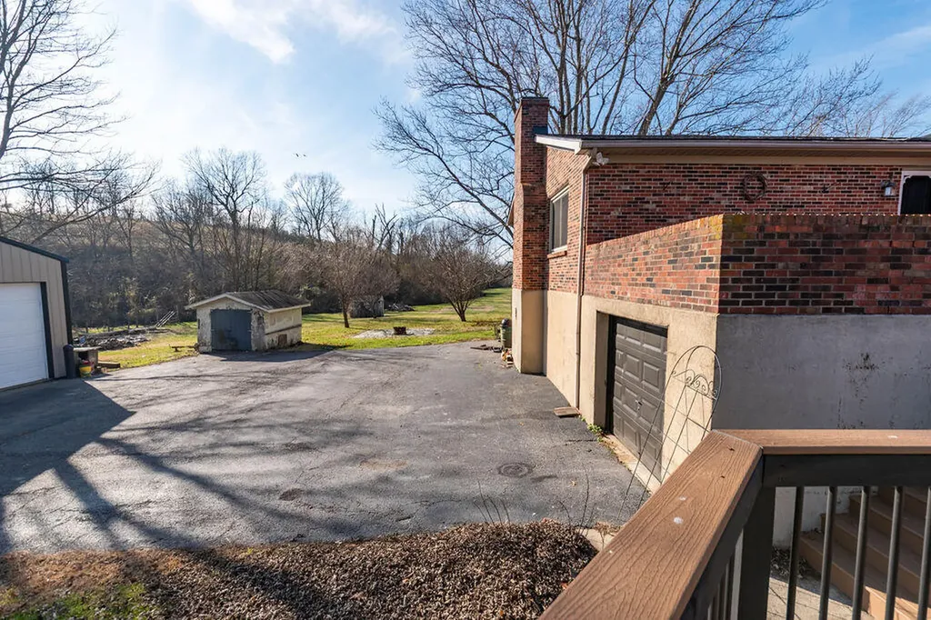 429 Old Danville Road Lancaster KY 40444