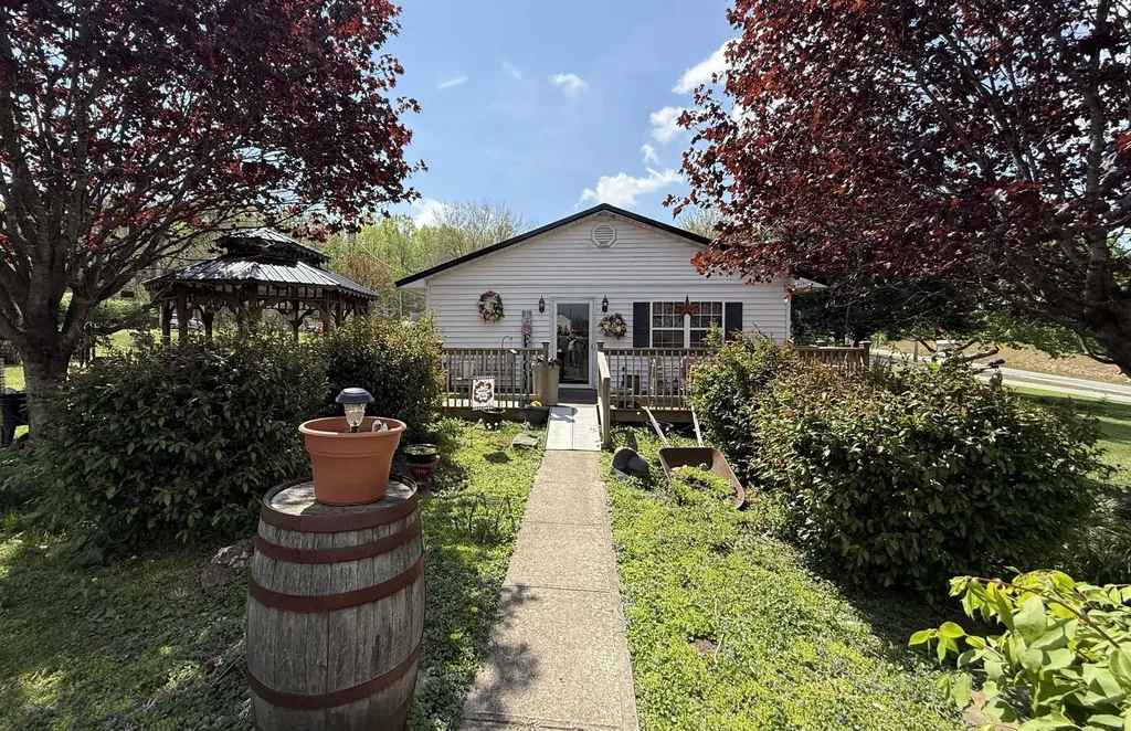 73 Tyner Loop Tyner KY 40486