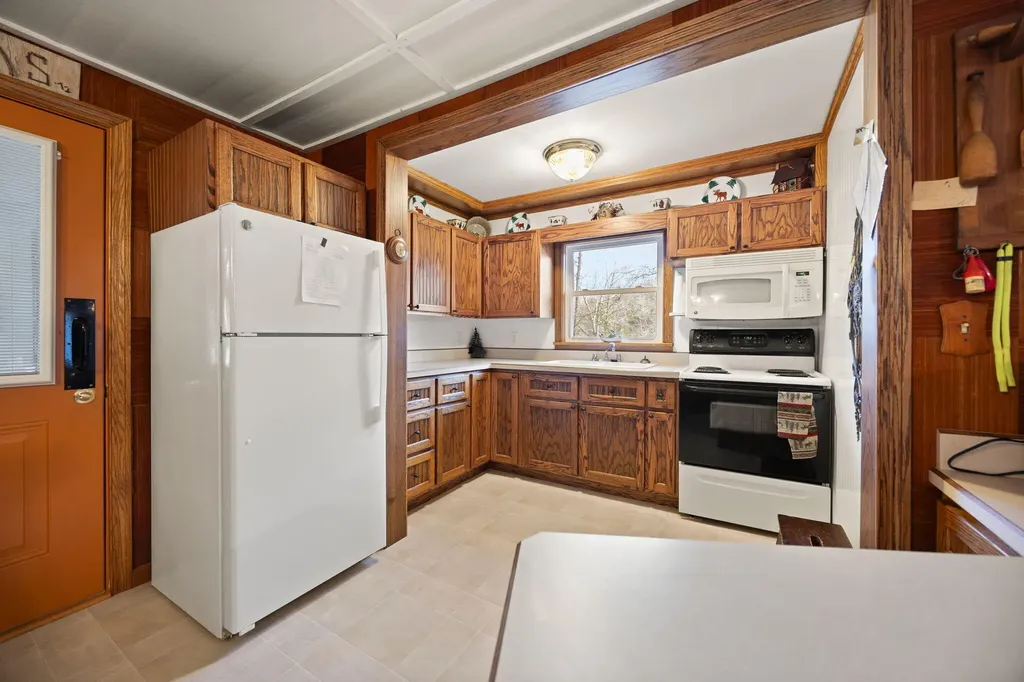 825 George Hardwick Drive Bronston KY 42518