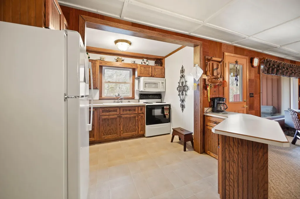 825 George Hardwick Drive Bronston KY 42518