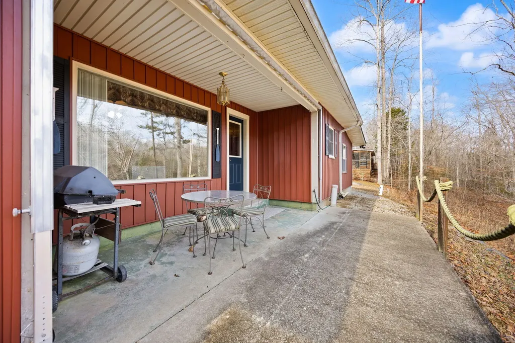825 George Hardwick Drive Bronston KY 42518