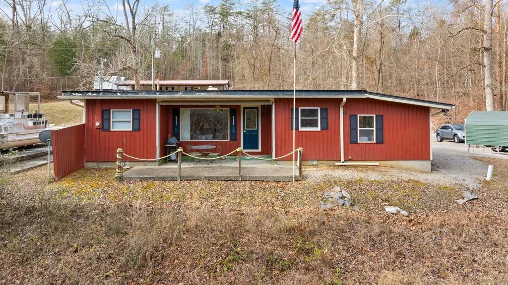 825 George Hardwick Drive Bronston KY 42518