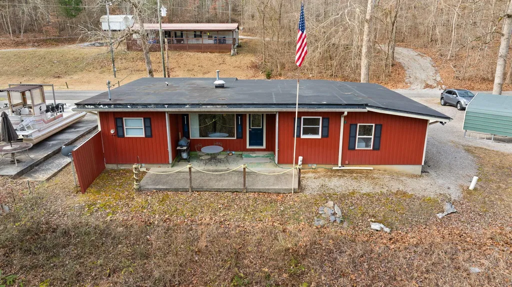 825 George Hardwick Drive Bronston KY 42518