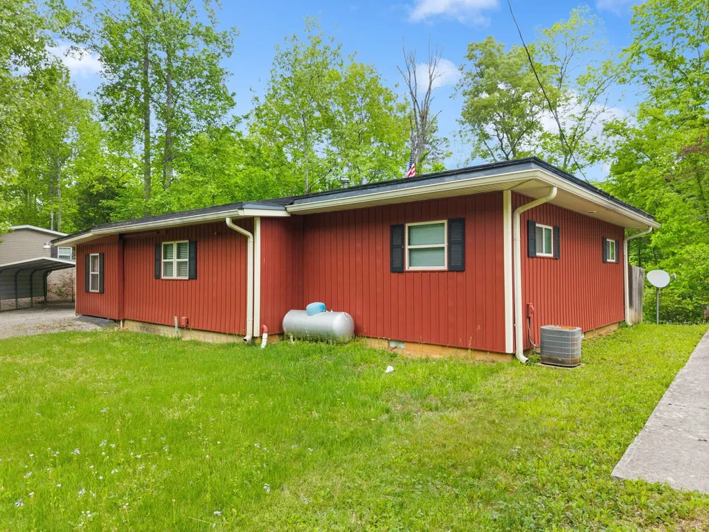 825 George Hardwick Drive Bronston KY 42518