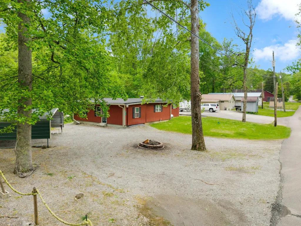 825 George Hardwick Drive Bronston KY 42518
