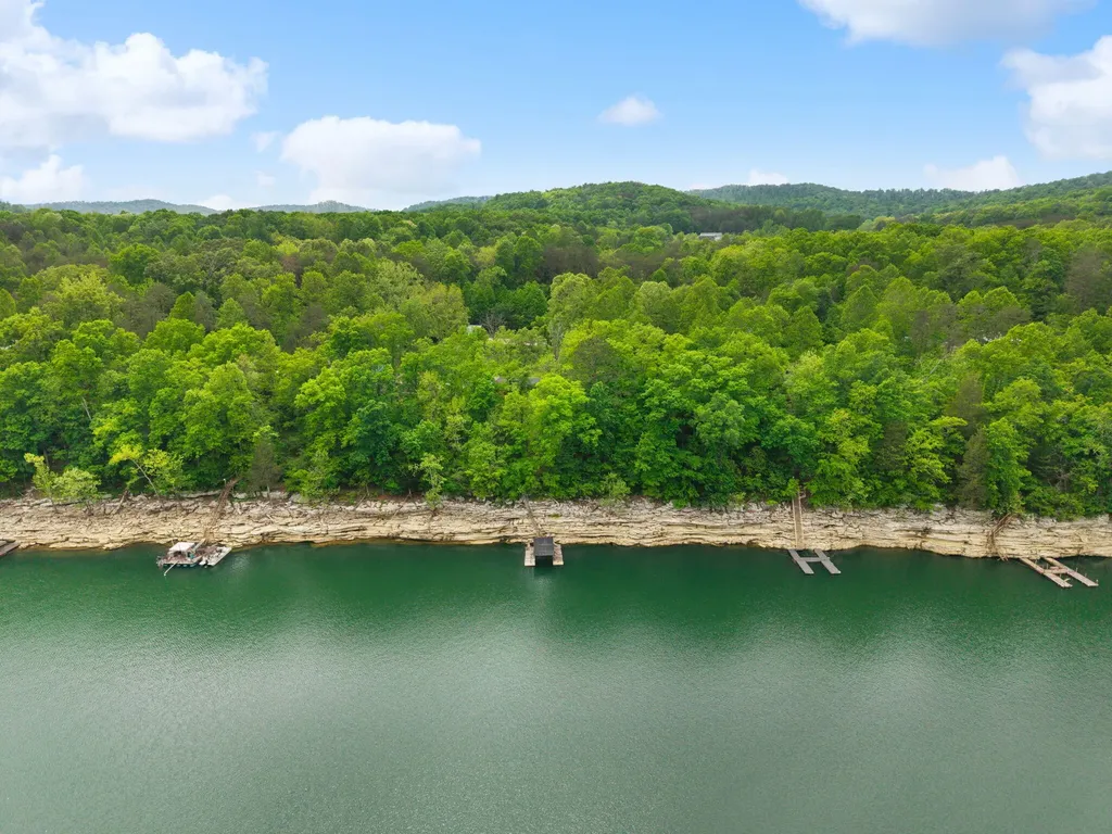 825 George Hardwick Drive Bronston KY 42518