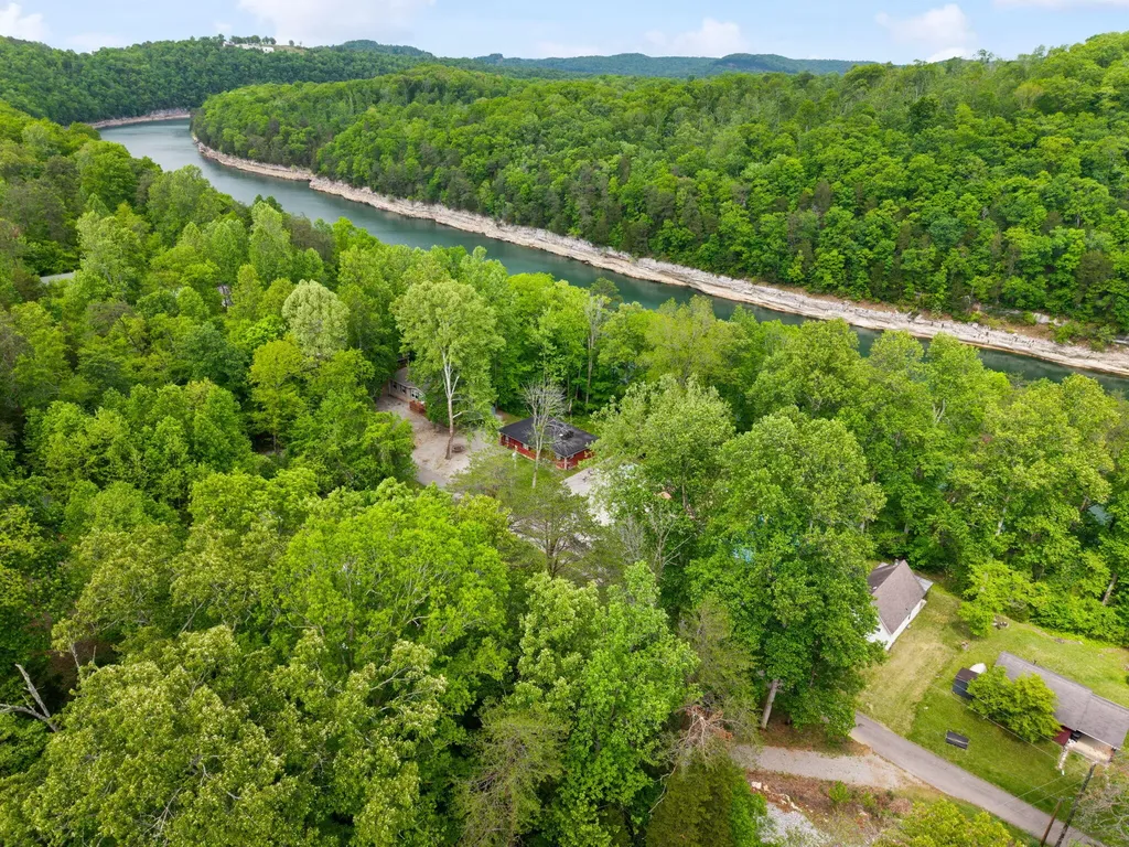 825 George Hardwick Drive Bronston KY 42518