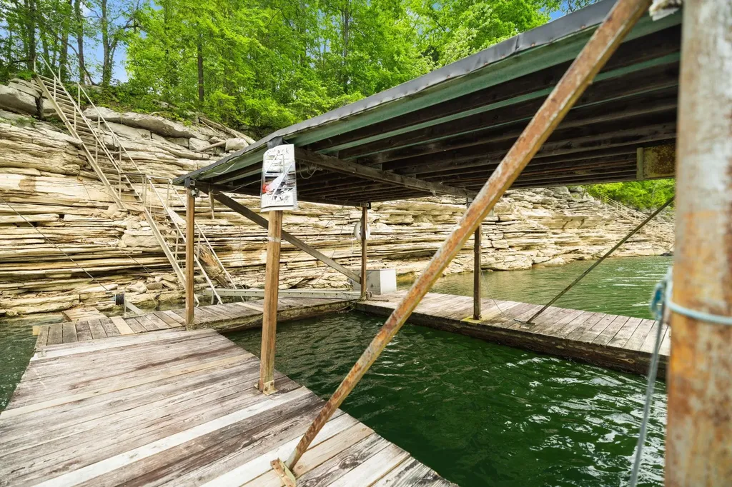 825 George Hardwick Drive Bronston KY 42518