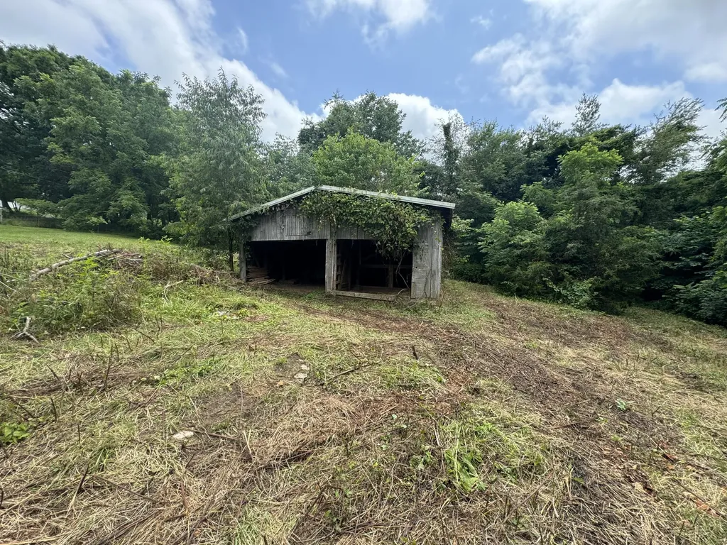 303 Freedom School Road Mt Vernon KY 40456