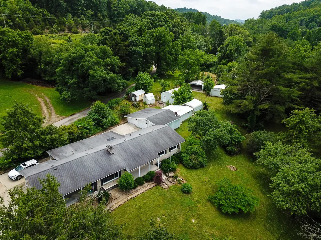 303 Freedom School Road Mt Vernon KY 40456
