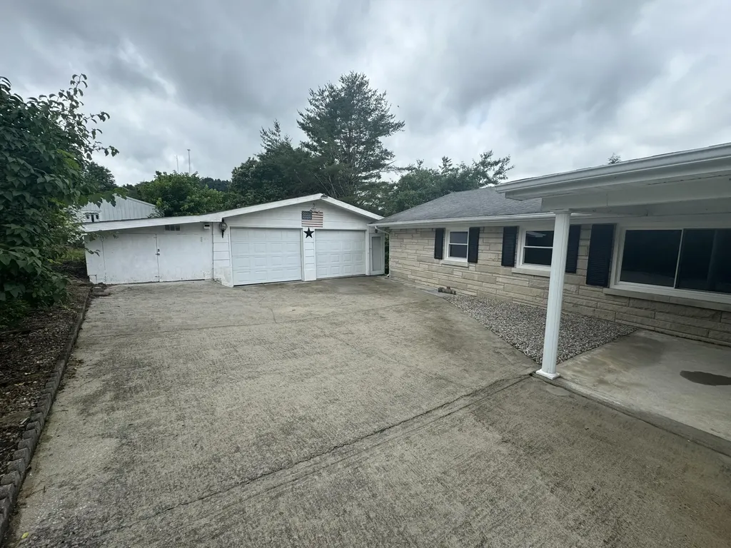 303 Freedom School Road Mt Vernon KY 40456