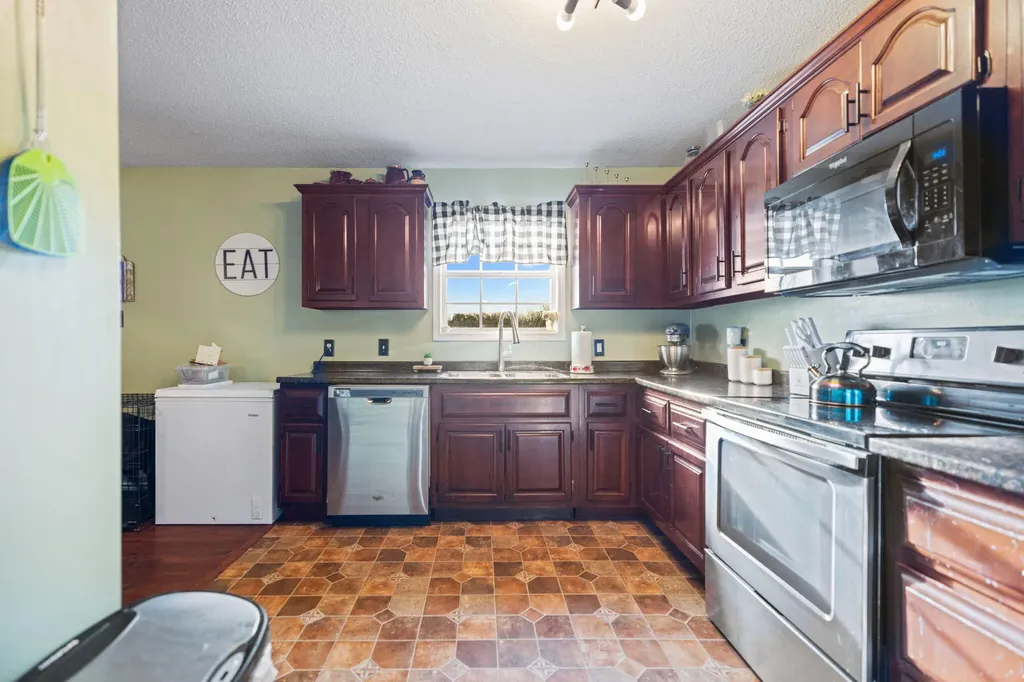 210 Big Hill Mountain Road Mckee KY 40447