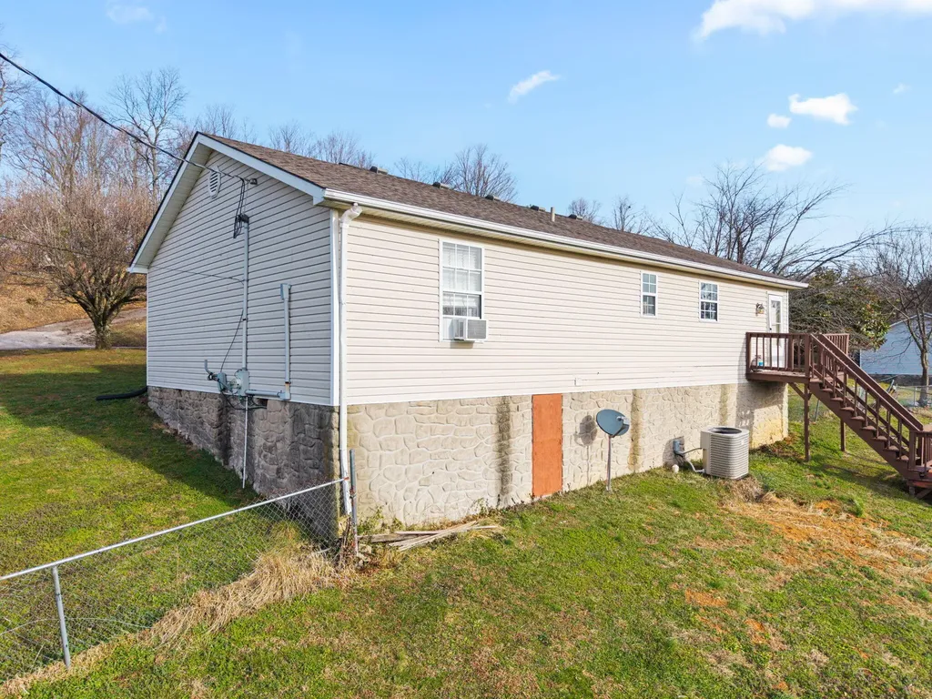 210 Big Hill Mountain Road Mckee KY 40447