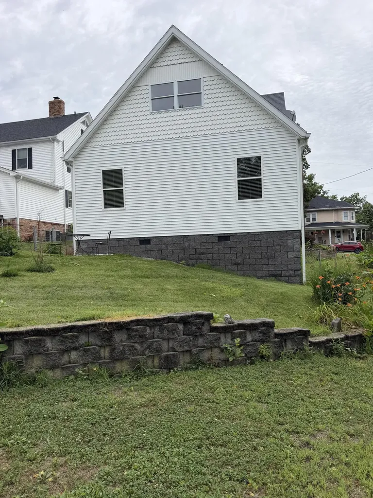 119 Pumphrey Avenue Flemingsburg KY 41041